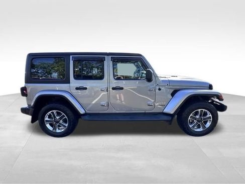 Used 2020 Jeep Wrangler Unlimited Sahara AWD/4WD image 9