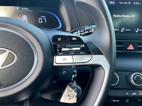 Used 2024 Hyundai Elantra SE image 21