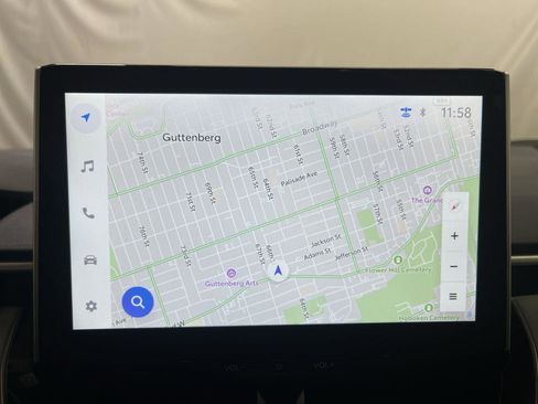 Used 2025 Toyota Corolla SE image 18