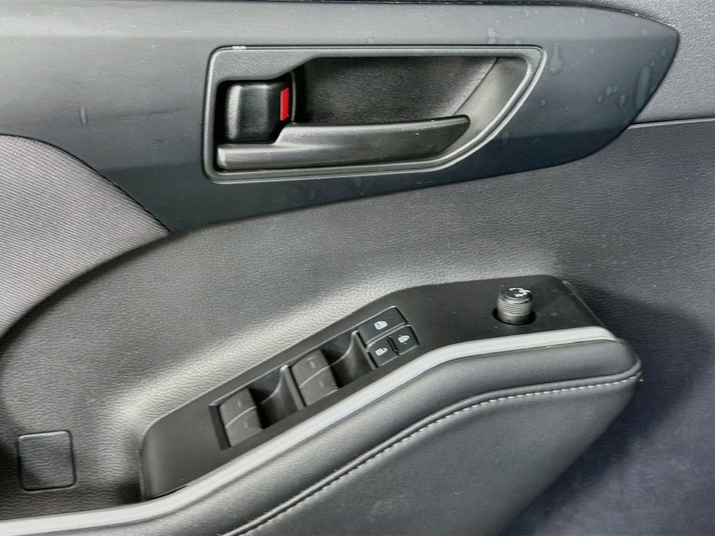 Used 2022 Toyota Highlander LE FWD image 23
