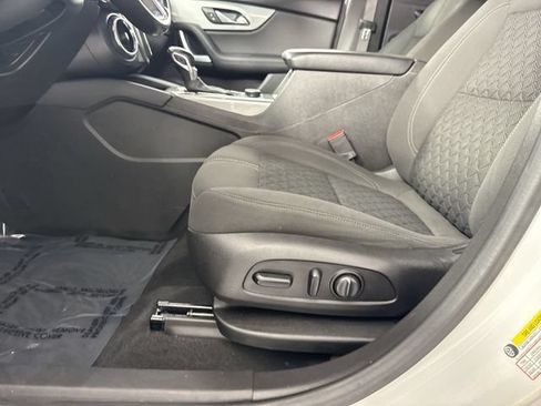 Used 2019 Chevrolet Blazer LT FWD image 20