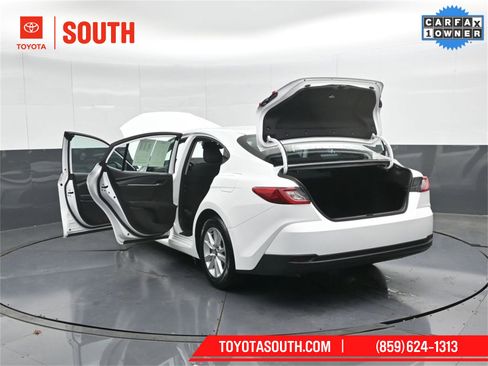 Used 2025 Toyota Camry LE image 50