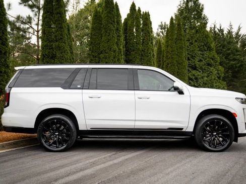 Used 2022 Cadillac Escalade ESV Sport w/ Touring Package AWD/4WD image 12