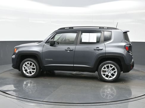 Used 2022 Jeep Renegade Latitude AWD/4WD image 3