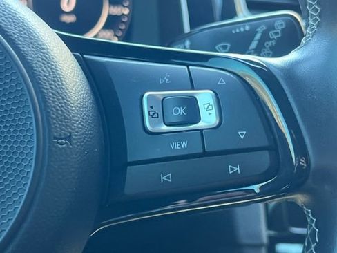 Used 2019 Volkswagen Golf R 4-Door image 29