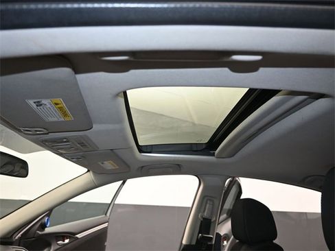 Used 2018 Honda Civic EX-T image 15