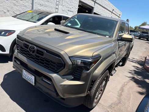 Used 2026 Toyota Tacoma TRD Sport w/ TRD Sport Upgrade Package AWD/4WD image 2
