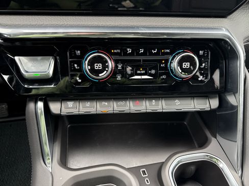 New 2025 GMC Sierra 2500 Denali w/ Denali Reserve Package image 22