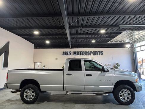 Used 2004 Dodge Ram 2500 Truck SLT w/ Trailer Tow Group AWD/4WD image 3