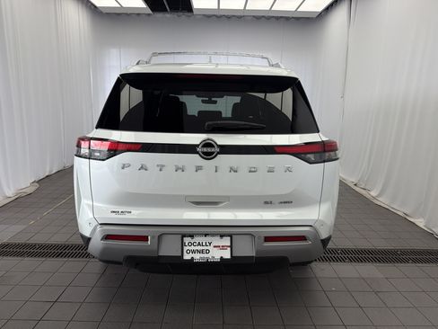 Used 2025 Nissan Pathfinder SL AWD/4WD image 4