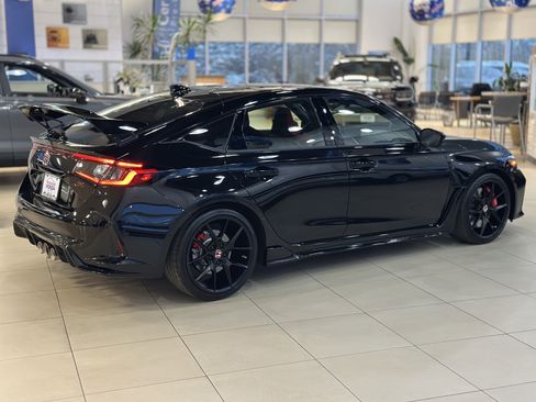 Used 2025 Honda Civic Type R image 4