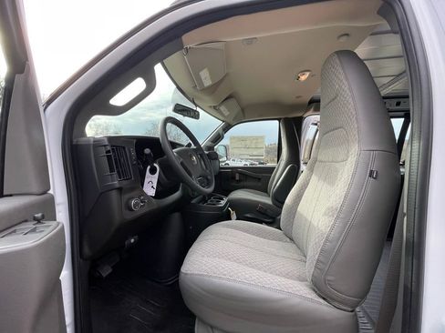 New 2025 Chevrolet Express 2500 Work Van image 21