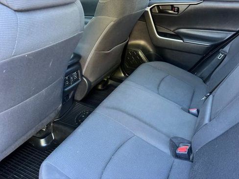 Certified 2021 Toyota RAV4 LE AWD/4WD image 4