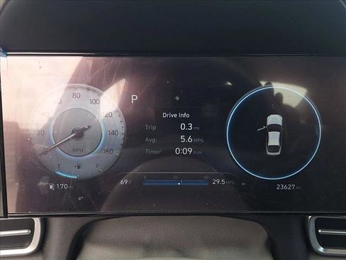 Used 2023 Hyundai Elantra SEL w/ Convenience Package FWD image 10
