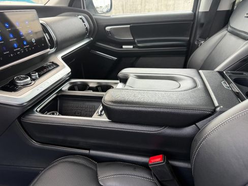 Used 2025 Ford Expedition Max Platinum AWD/4WD image 55
