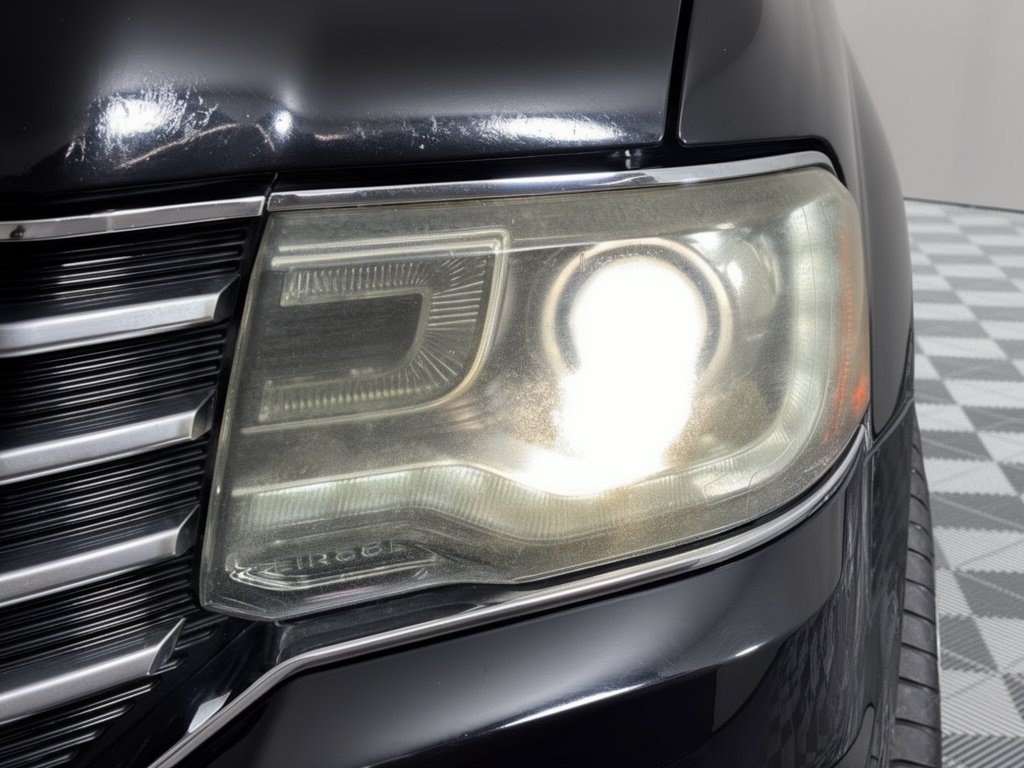 Used 2016 Lincoln Navigator L Select RWD image 12