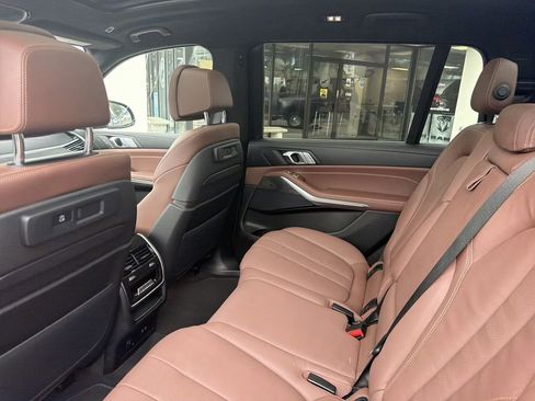Used 2022 BMW X7 xDrive40i w/ Executive Package AWD/4WD image 18
