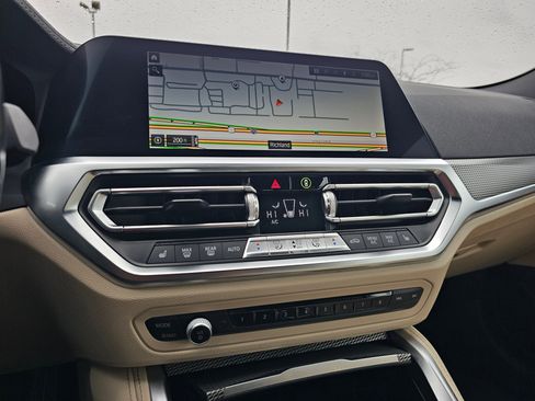 Used 2021 BMW M440i Convertible w/ Premium Package image 46