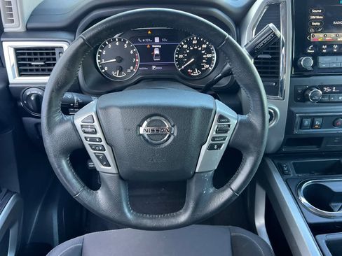 Used 2021 Nissan Titan SV w/ SV Convenience Package image 14