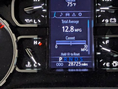 Used 2019 Toyota Tundra SR5 w/ SR5 Upgrade Package RWD image 10