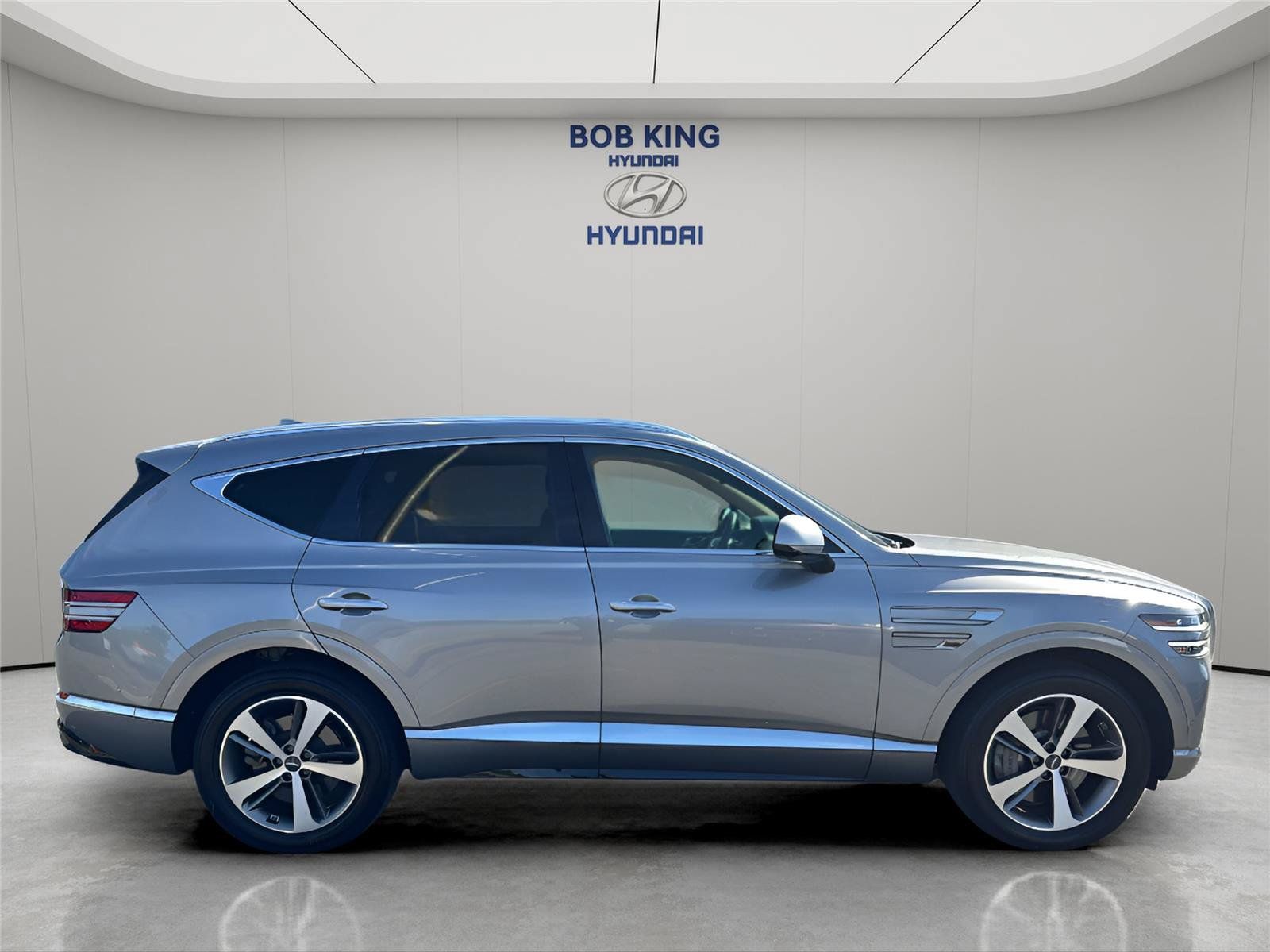 Used 2022 Genesis GV80 2.5T w/ Advanced Package 02 AWD/4WD image 6