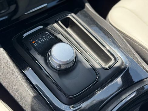 Used 2017 Chrysler 300 S AWD/4WD image 19