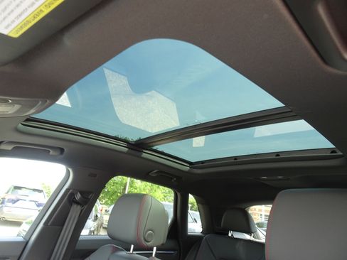 Certified 2025 Audi Q3 2.0T Premium Plus w/ Premium Plus Package AWD/4WD image 10