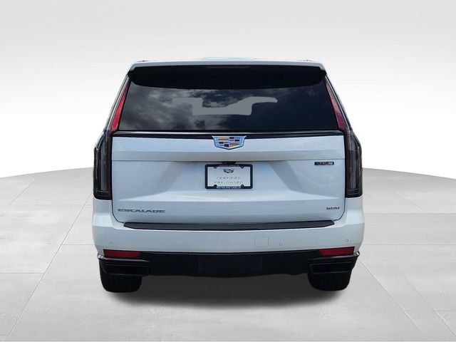 Certified 2023 Cadillac Escalade Sport Platinum w/ Heavy-Duty Trailer Package AWD/4WD image 4