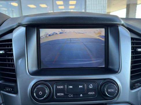 Used 2018 Chevrolet Suburban LT image 12