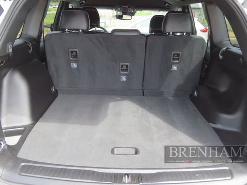 Used 2023 Jeep Grand Cherokee Altitude RWD image 16