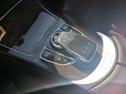 Used 2017 Mercedes-Benz GLC 300 4MATIC image 20