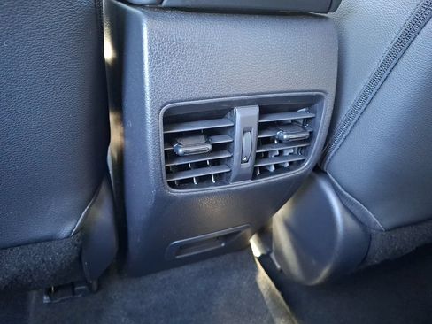 Certified 2025 Toyota Corolla Cross XLE FWD image 11