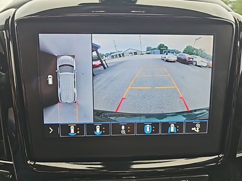 Used 2021 Chevrolet Traverse LT w/ LT Premium Package FWD image 22