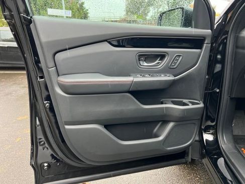 New 2025 Honda Pilot TrailSport image 16