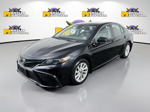 Used 2021 Toyota Camry SE FWD image 1
