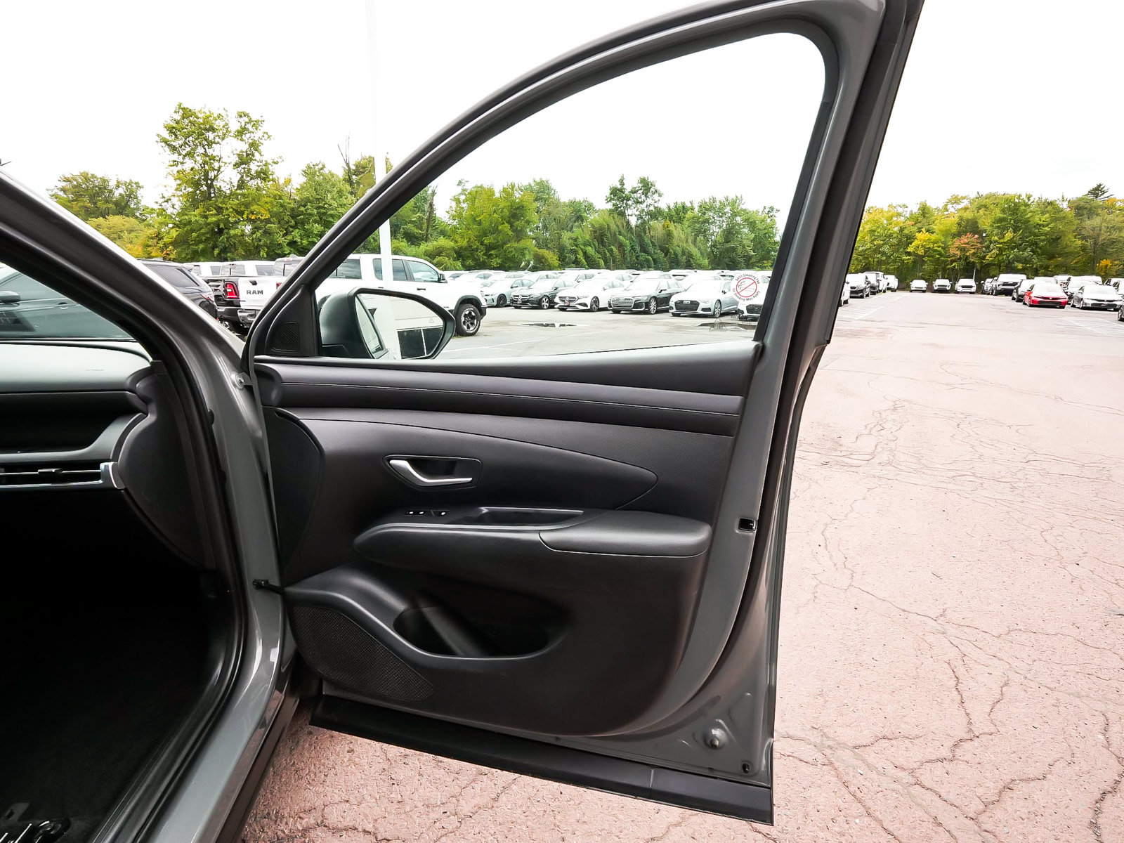 Used 2025 Hyundai Santa Cruz SEL AWD/4WD image 15