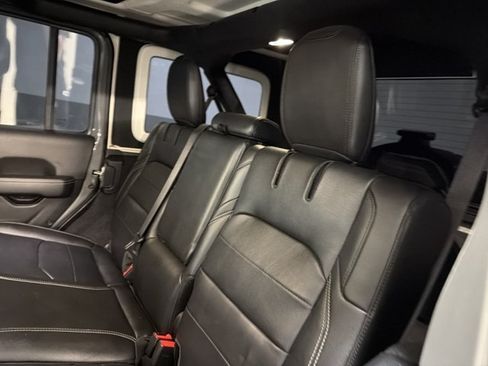 Used 2023 Jeep Wrangler Unlimited Sahara AWD/4WD image 20