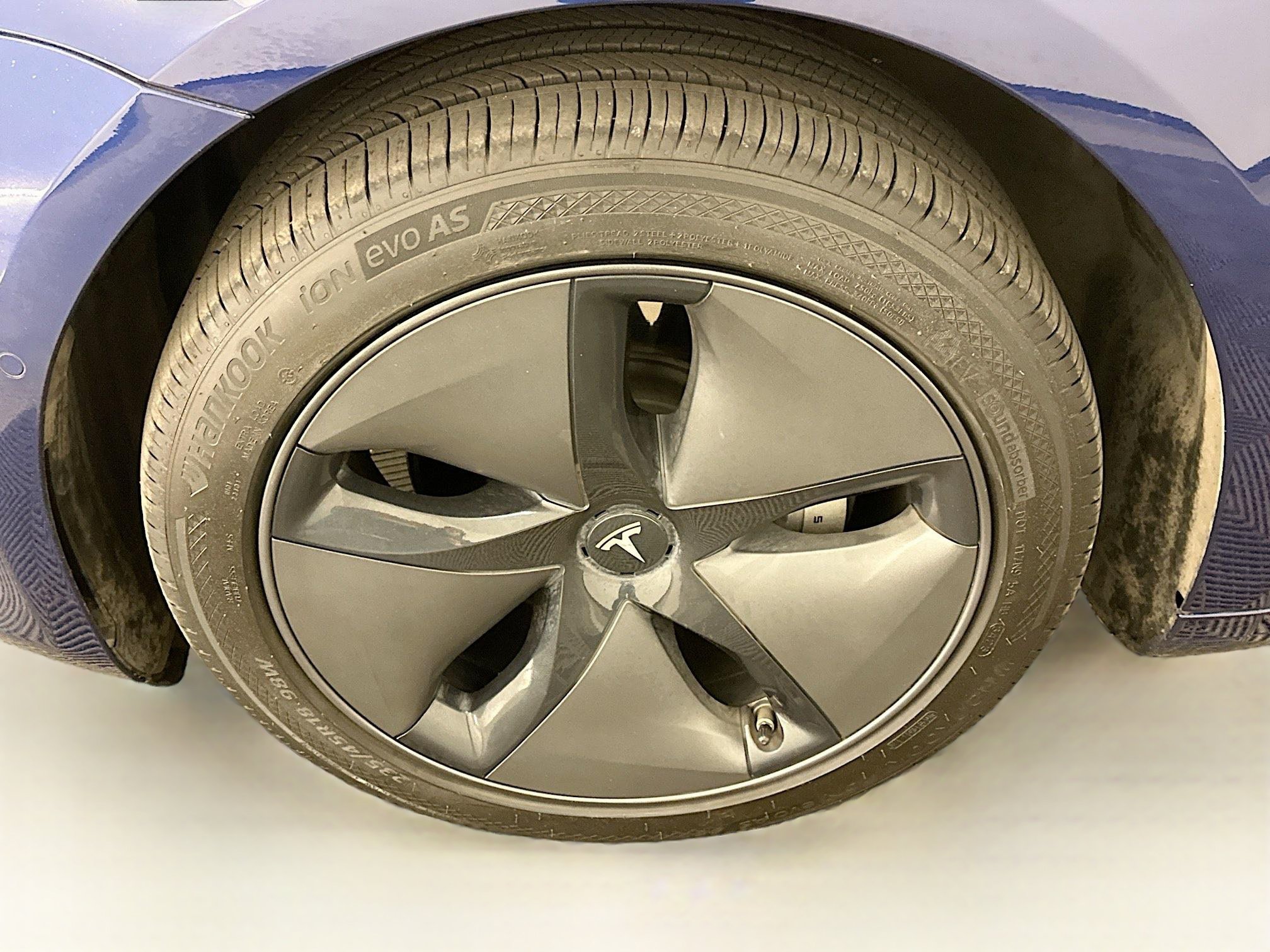 Used 2018 Tesla Model 3 Long Range AWD/4WD image 11