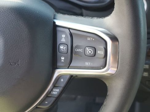 Used 2025 RAM 1500 Laramie image 27