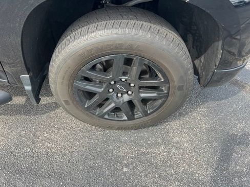 Used 2023 Chevrolet Silverado 1500 RST AWD/4WD image 13