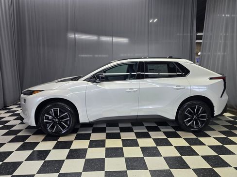 New 2026 Subaru Solterra Premium image 17