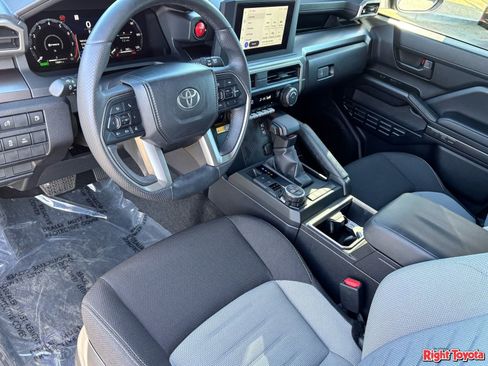 Certified 2025 Toyota 4Runner TRD Off-Road AWD/4WD image 20