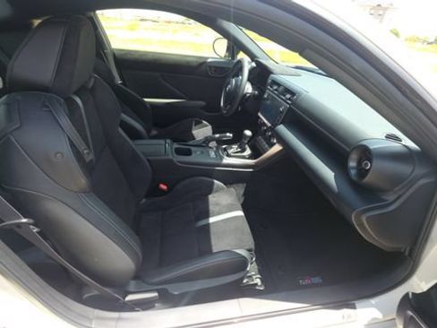 Used 2025 Toyota GR86 Premium RWD image 26