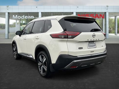 Certified 2023 Nissan Rogue SL w/ SL Premium Package image 3