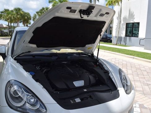 Used 2014 Porsche Cayenne Diesel Platinum Edition AWD/4WD image 92
