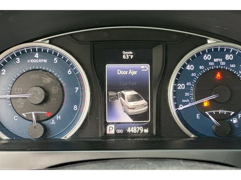Used 2015 Toyota Camry XLE w/ Advanced Technology Package FWD image 30