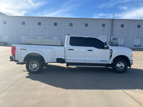 Used 2023 Ford F350 XLT w/ FX4 Off-Road Package image 4