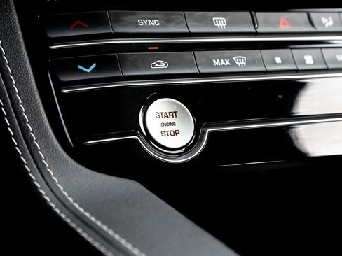 Used 2020 Jaguar F-PACE R-Sport image 30