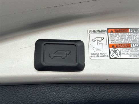 Used 2014 Toyota RAV4 Limited image 15