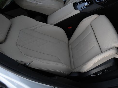 Used 2025 BMW X3 xDrive30i w/ Convenience Package image 15